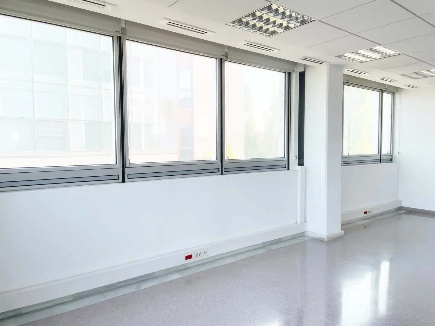 Büro zur Miete in Granollers mit Klimaanlage, Heizung und Abstellraum
