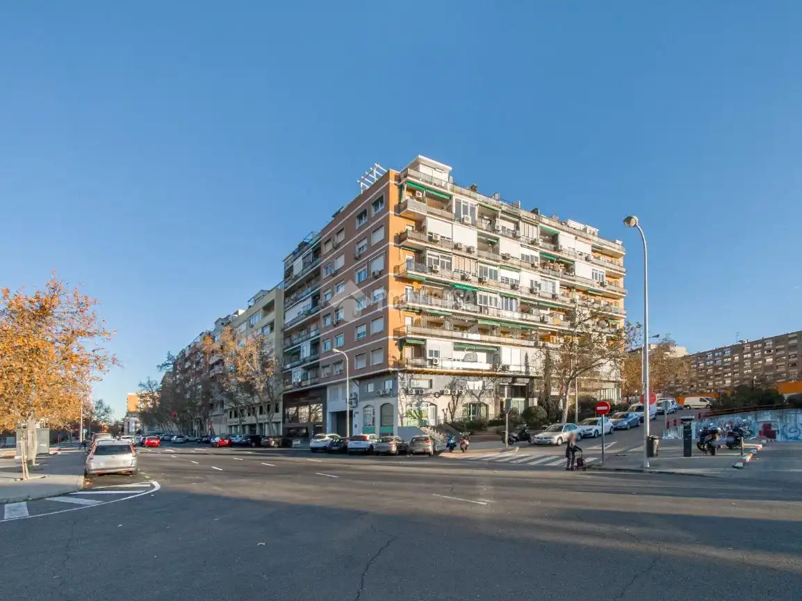Außenansicht von Wohnung zum Verkauf in Madrid mit Heizung und Parkett