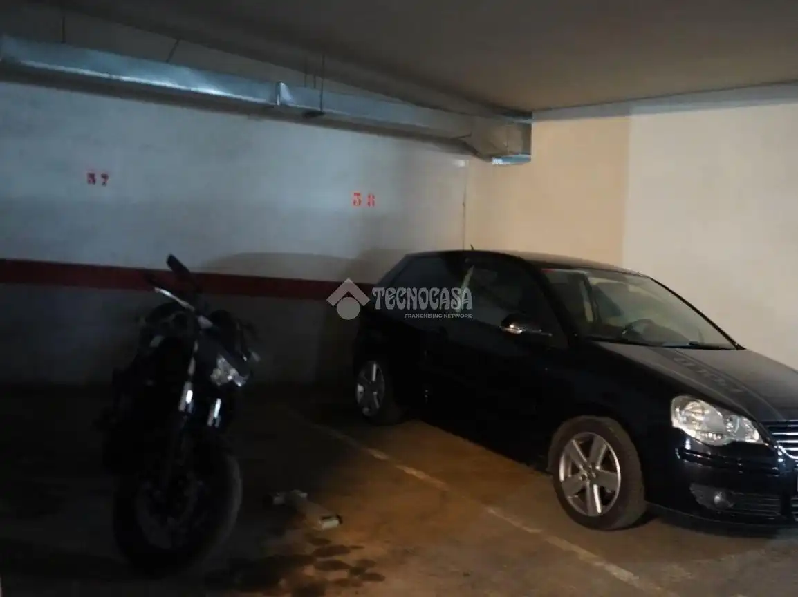 Einzelparkplatz zum Verkauf in Zona Botánico, imagen 3