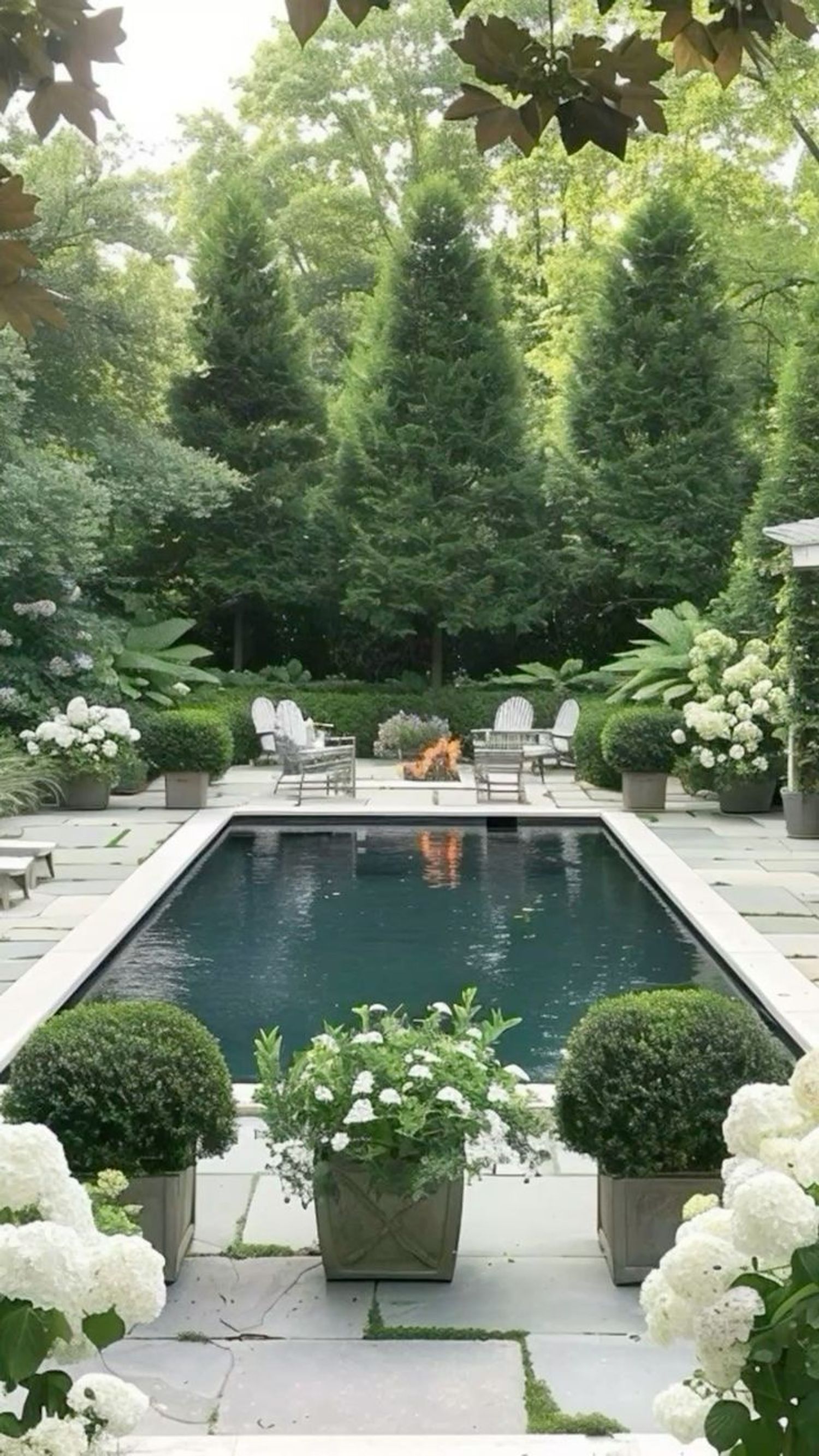 Swimming pool of House or chalet for sale in  Madrid Capital  with Air Conditioner, Heating and Private garden