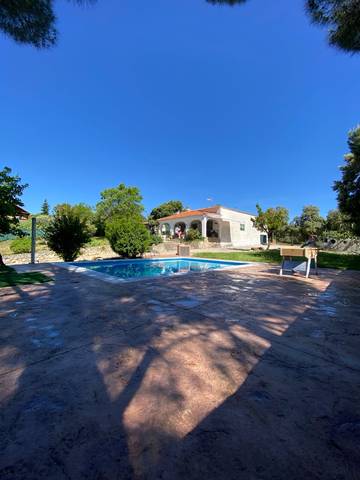 Casa-chalet en Venta en Calle de las Encinas en Escopete