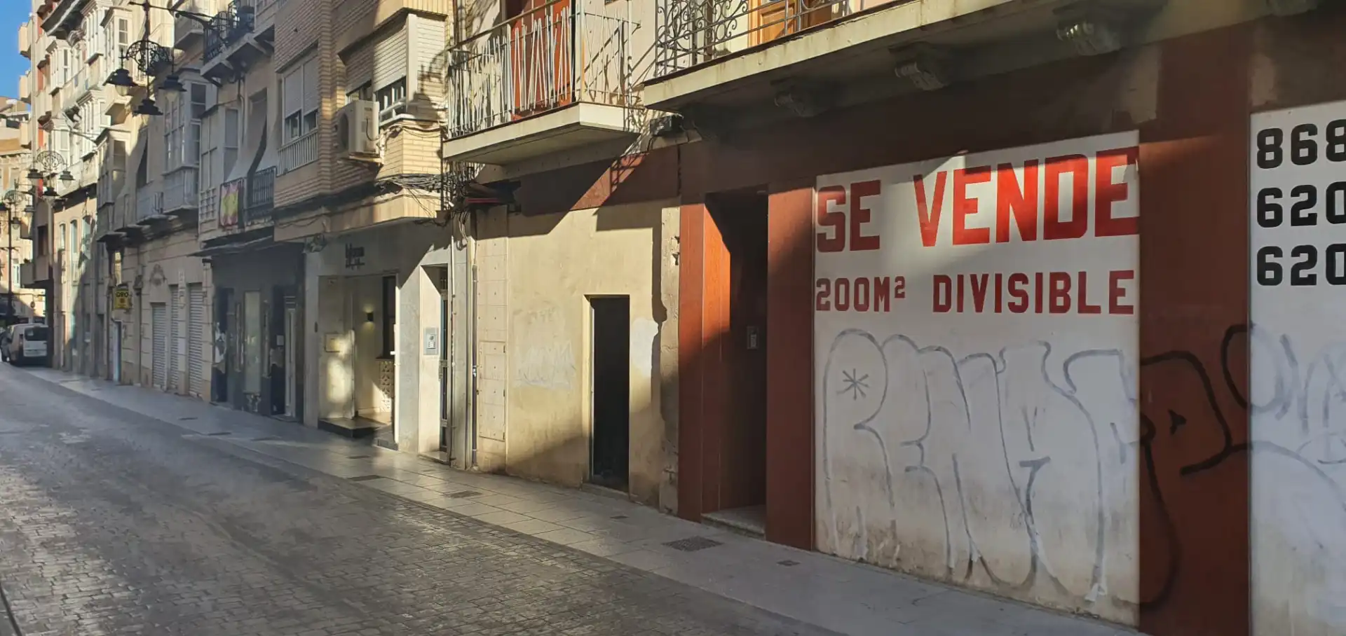 Local comercial en venta en Calle San Francisco de Asis 13