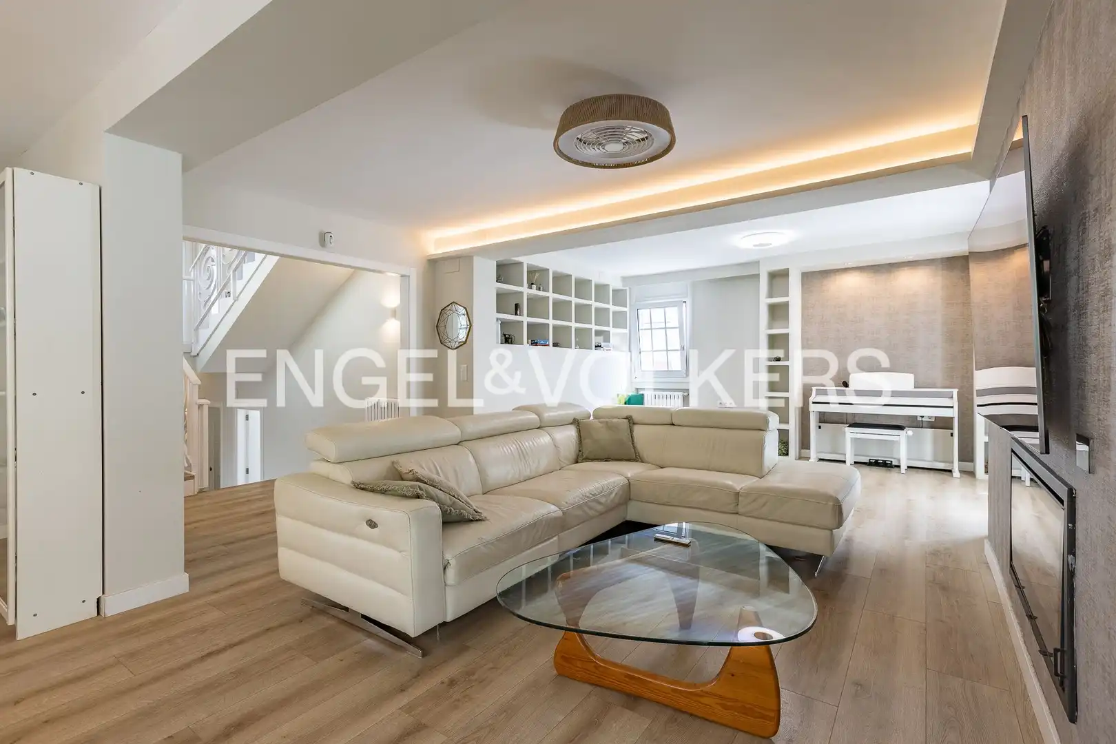 Sala d'estar de Casa o xalet de lloguer en Sant Cugat del Vallès amb Aire condicionat, Calefacció i Jardí privat