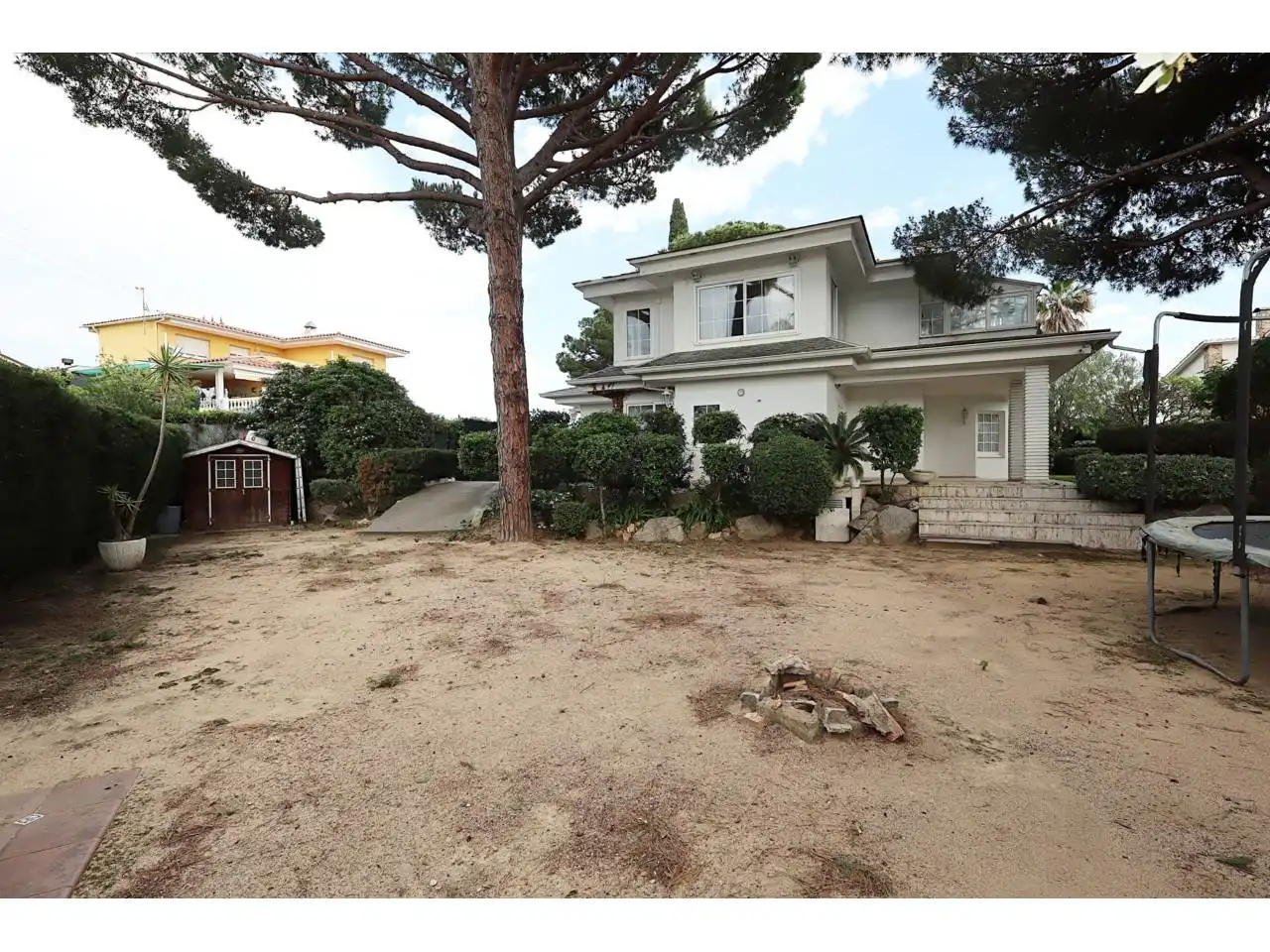 Vista exterior de Casa o xalet en venda en Lloret de Mar amb Aire condicionat, Jardí privat i Terrassa
