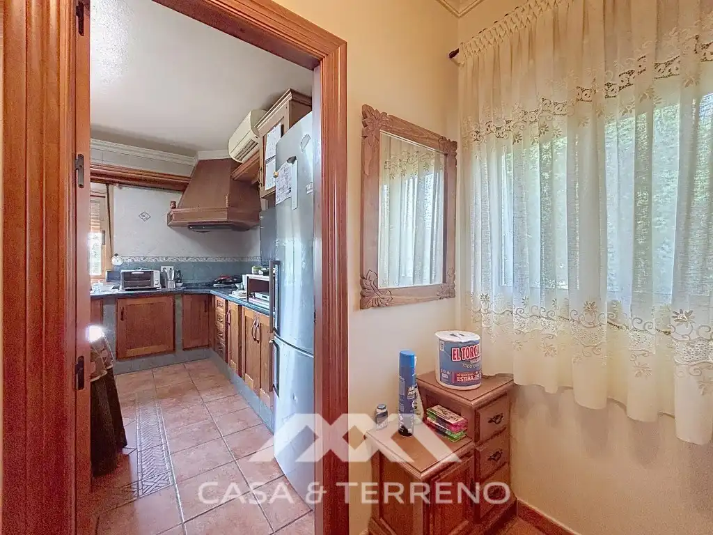 Cuina de Casa o xalet en venda en El Burgo amb Aire condicionat, Jardí privat i Moblat