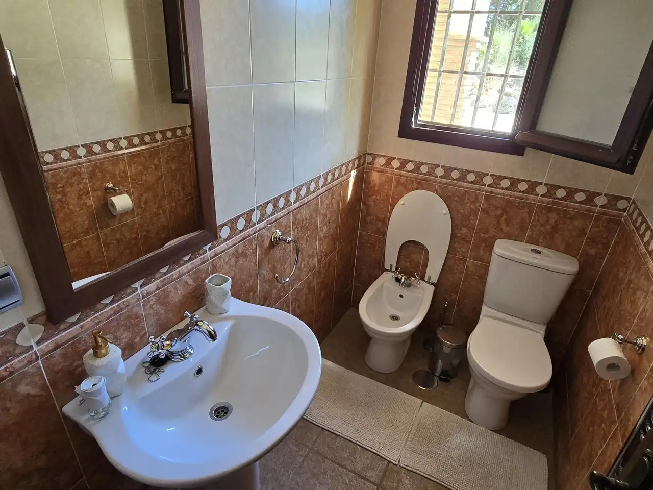 Bathroom of Houses for sale in Viñuela  with Air Conditioner, Terrace and Swimming Pool