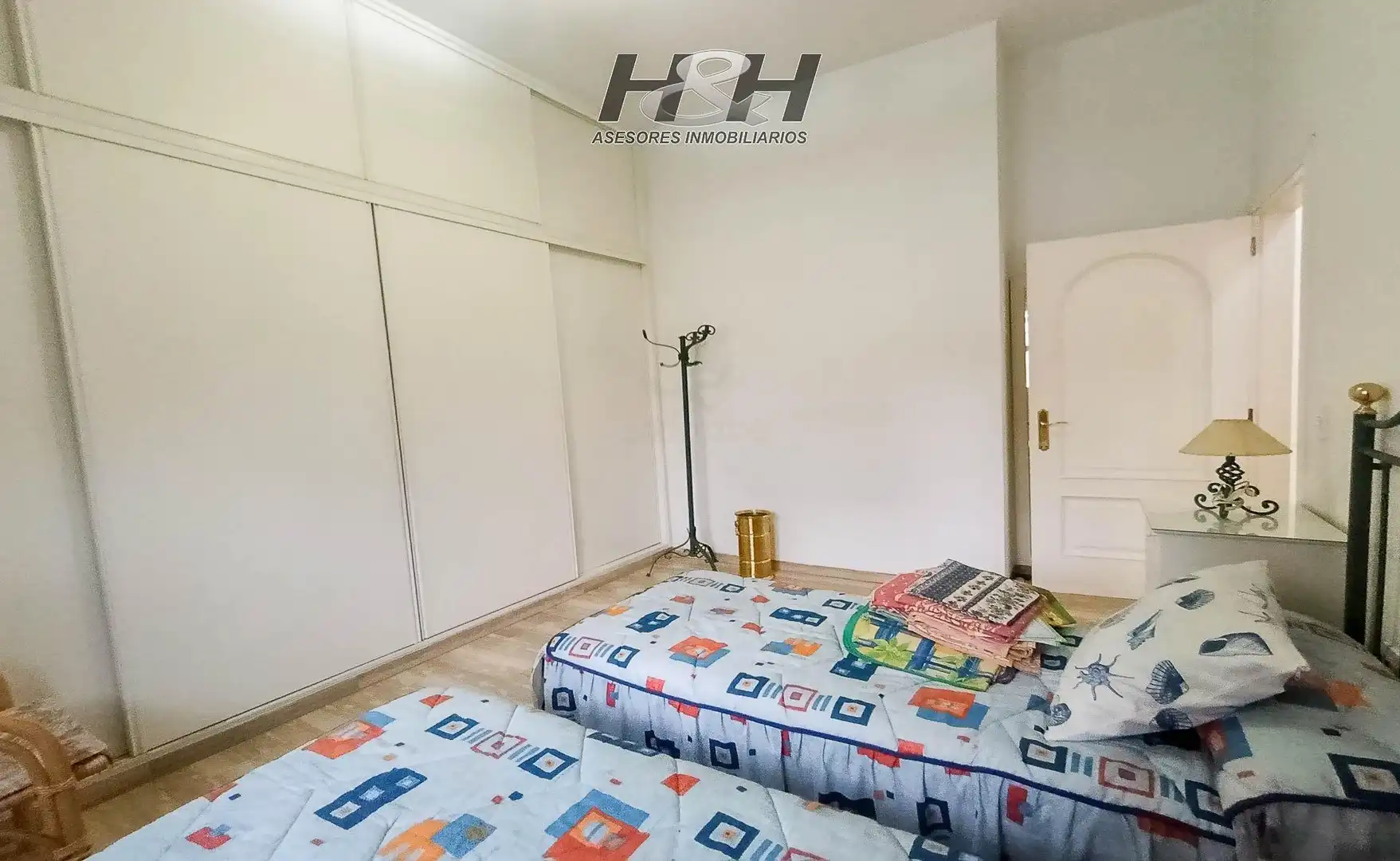 Habitación de Casa o chalet en venta en Burjassot con Aire acondicionado, Calefacción y Trastero