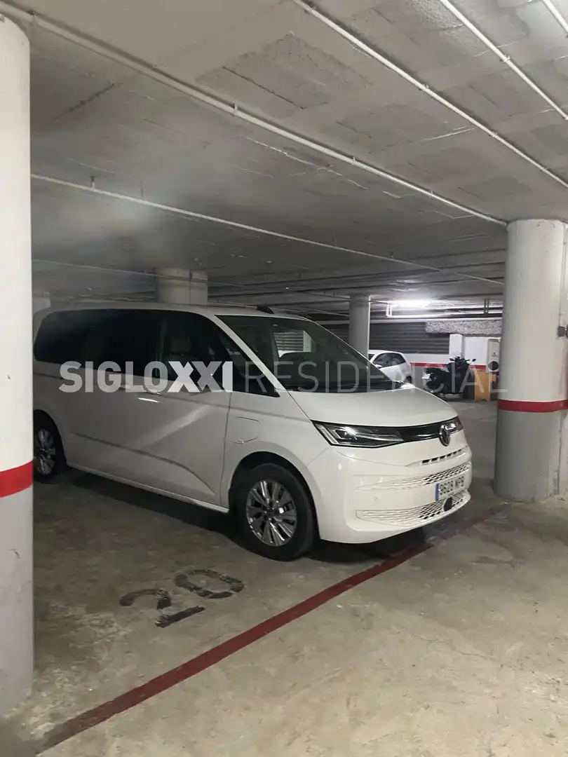 Parkplatz von Garage zum Verkauf in Barcelona