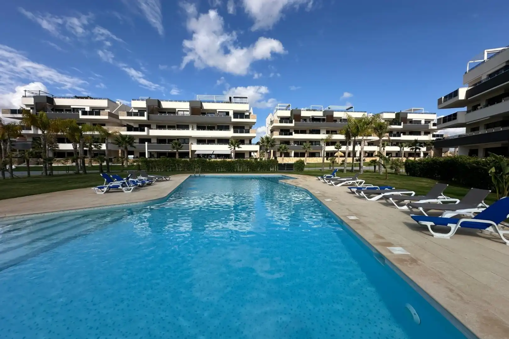 Piscina de Casa o chalet en venta en Orihuela con Aire acondicionado, Calefacción y Terraza