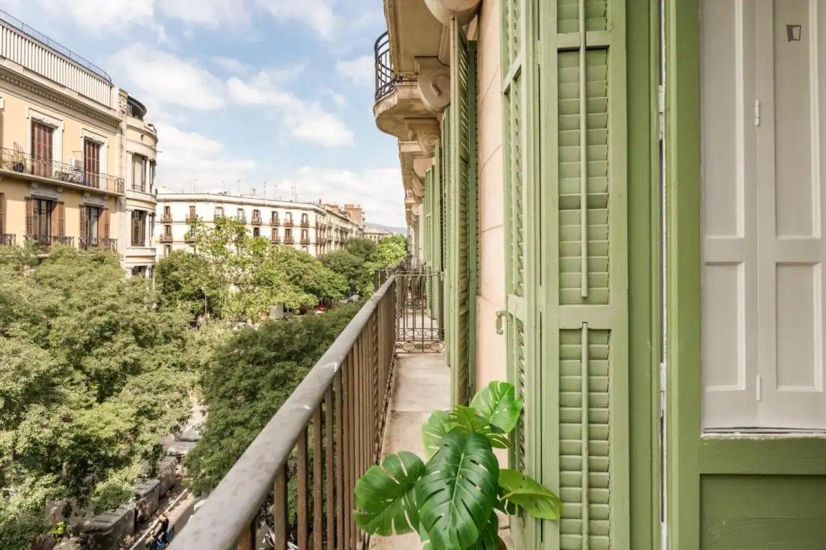 Terraza de Apartamento para compartir en Barcelona con Amueblado, Horno y Lavadora