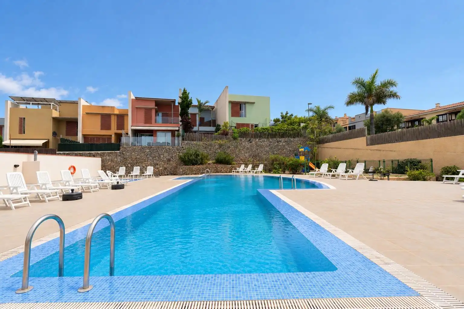 Casa bifamiliare con piscina in affitto a Avenida Avenida Pesqueros, imagen 40