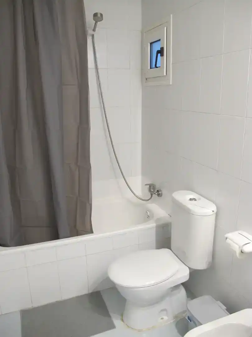 Badezimmer von Wohnung zur Miete in Sant Josep de sa Talaia mit Klimaanlage, Möbliert und Balkon