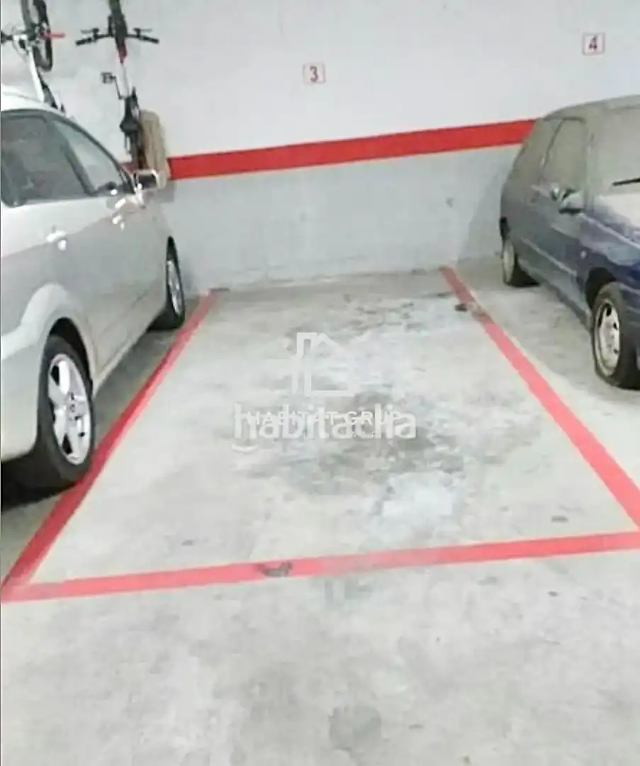 Parkplatz von Maisonette zum Verkauf in Lloret de Mar mit Klimaanlage, Heizung und Terrasse