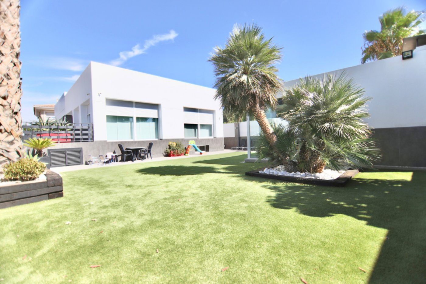 Vista exterior de Casa o chalet en venta en Elda con Aire acondicionado y Terraza