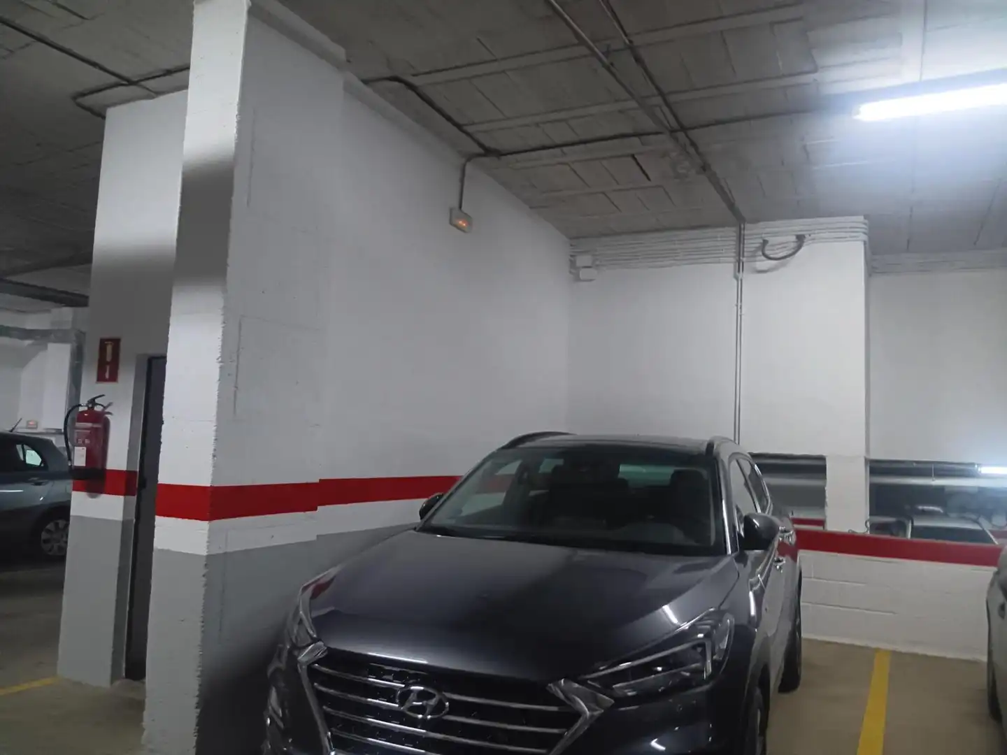 Parking of Houses for sale in Sevilla  with Air Conditioner