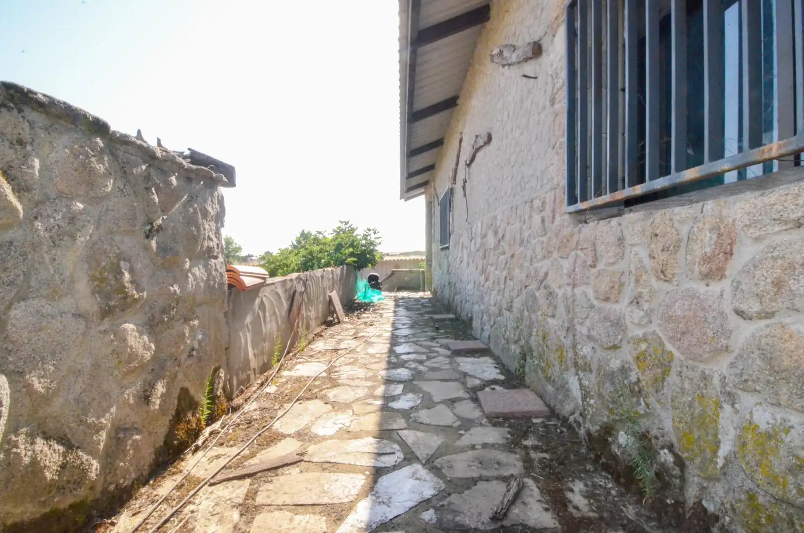 Exterior view of Industrial buildings for sale in Calvarrasa de Arriba