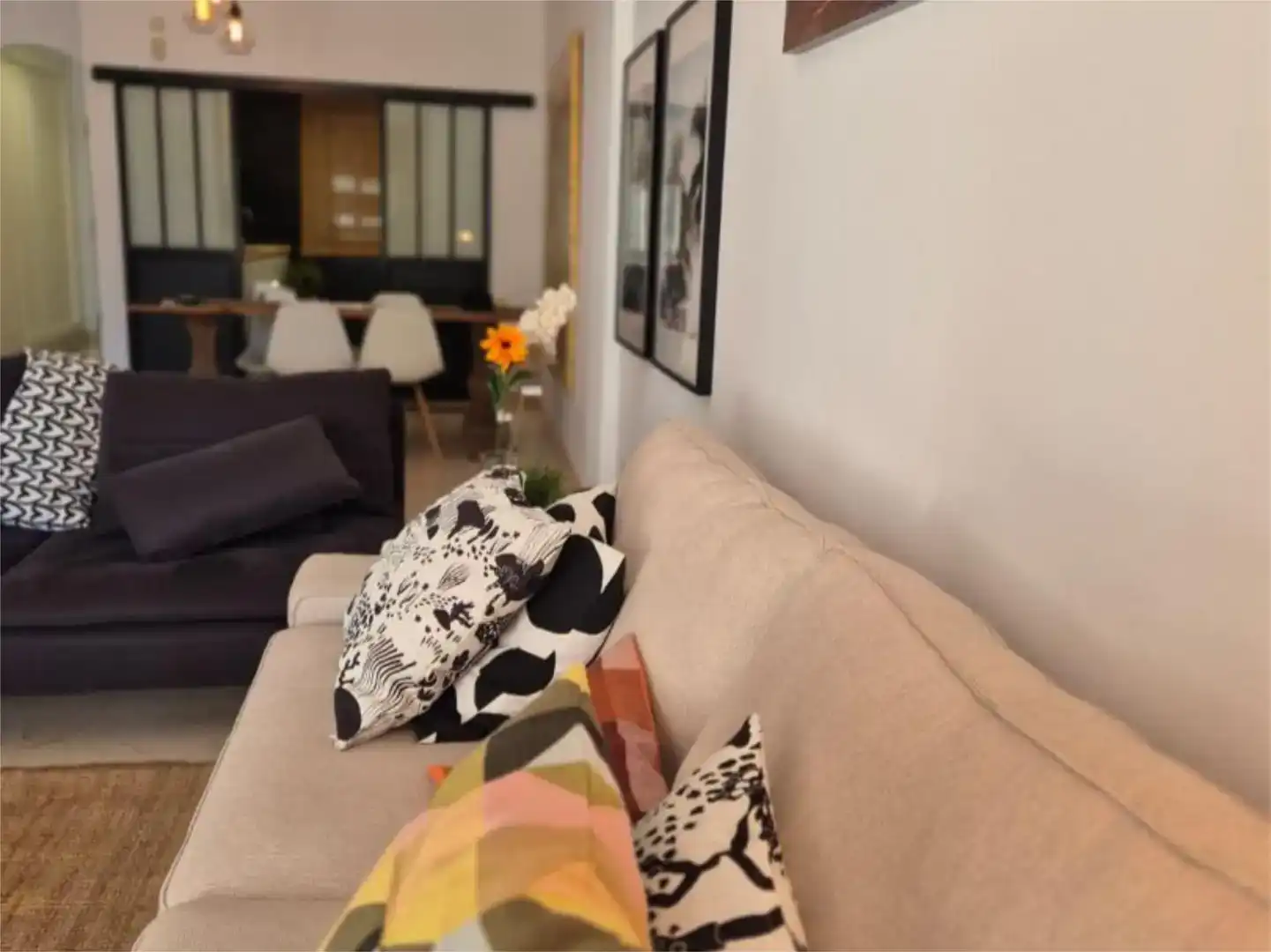 Living room of Flat for sale in Marbella  with Air Conditioner, Swimming Pool and Balcony