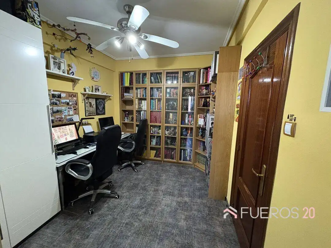 Piso con ascensor en venta en Bagatza - San Vicente, imagen 22