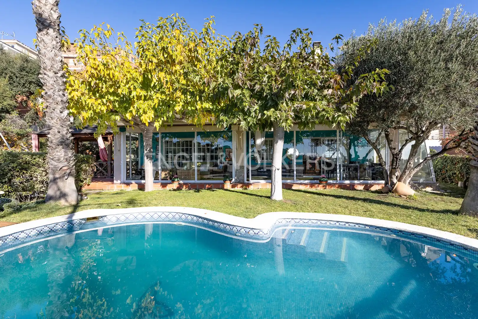 Casa amb terrassa en venda a Teià