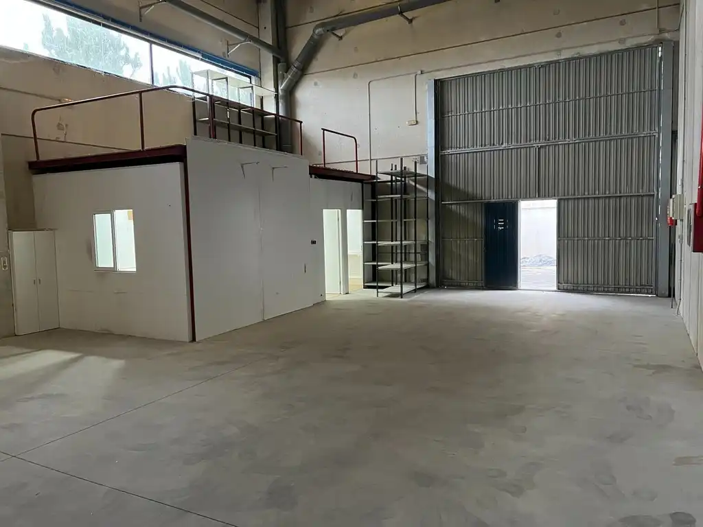 Industriegebäude zur Miete in Rúa Oliveiras, imagen 4