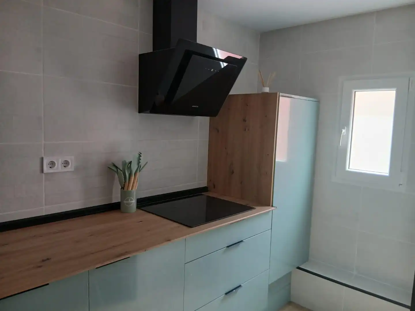 Cocina de Estudio de alquiler en Gandia con Aire acondicionado, Amueblado y Alarma