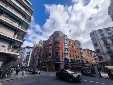 Oficina amb ascensor en venda a Abando - Albia