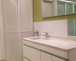 Bathroom of Flat for sale in Plasencia  with Air Conditioner, Heating and Parquet flooring