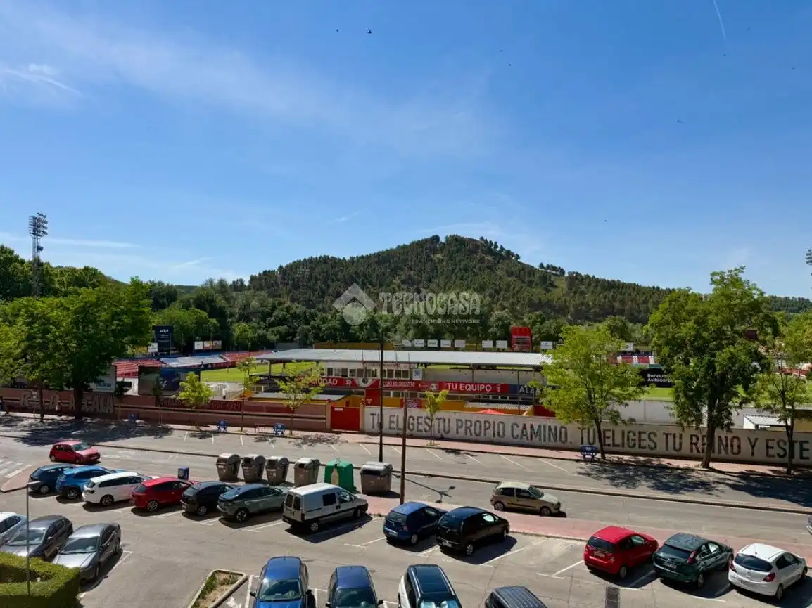 Aparcament de Pis en venda en Alcalá de Henares amb Parquet i Terrassa