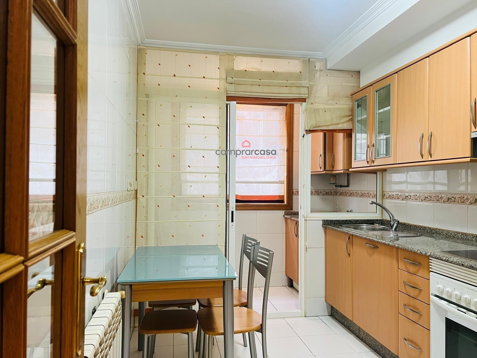 Kitchen of Flat to rent in Cambre 