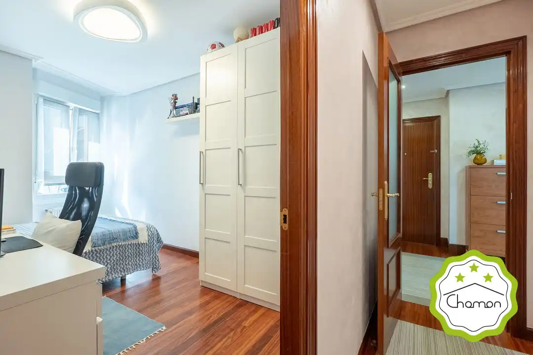 Schlafzimmer von Wohnung zum Verkauf in Bilbao  mit Heizung, Privatgarten und Abstellraum
