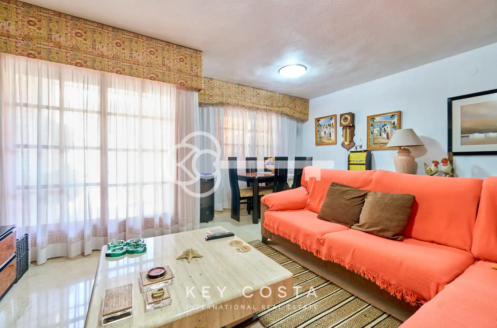 Sala d'estar de Casa adosada en venda en Alicante / Alacant amb Aire condicionat, Jardí privat i Terrassa