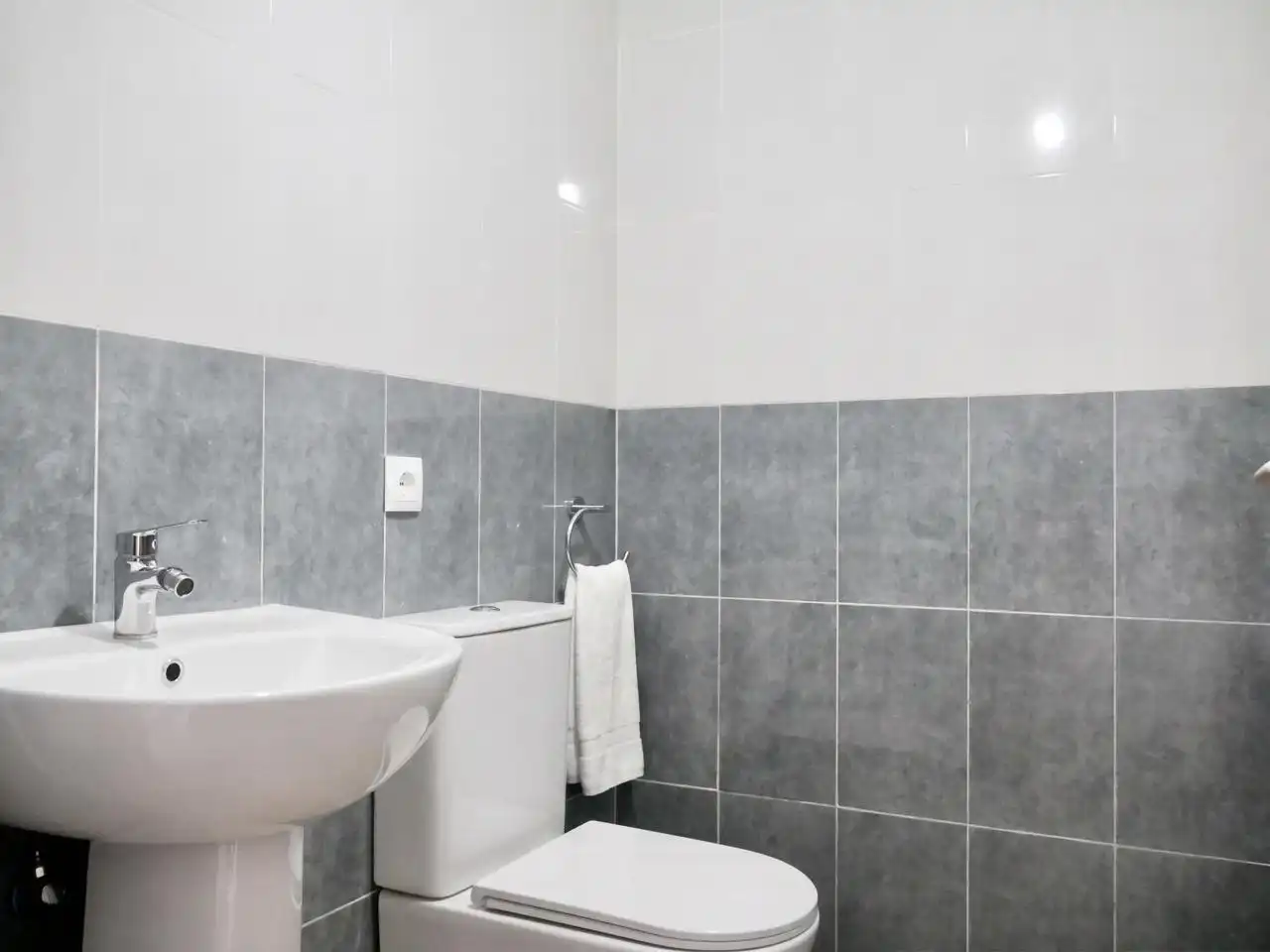 Baño de Casa adosada en venta en El Ronquillo con Jardín privado, Terraza y Piscina