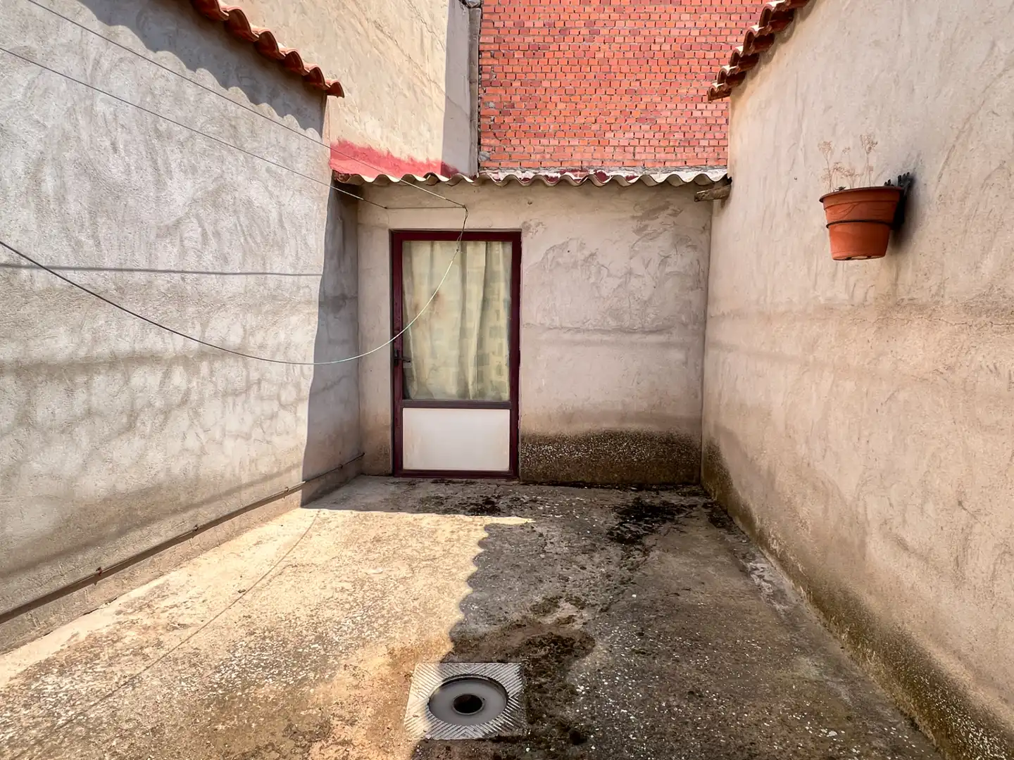Vista exterior de Casa o xalet en venda en Villafranca de los Caballeros amb Traster