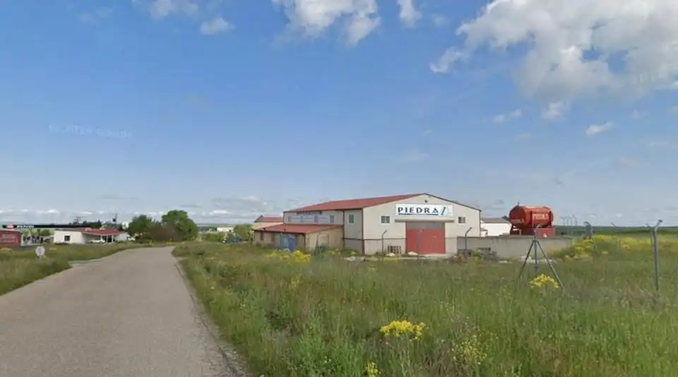 Industriegebäude zum Verkauf in A-601