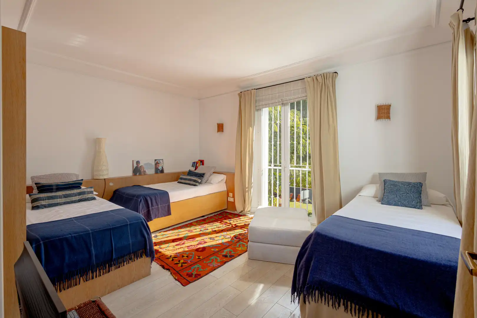 Habitación de Casa o chalet de alquiler en Estepona con Jardín privado, Terraza y Piscina