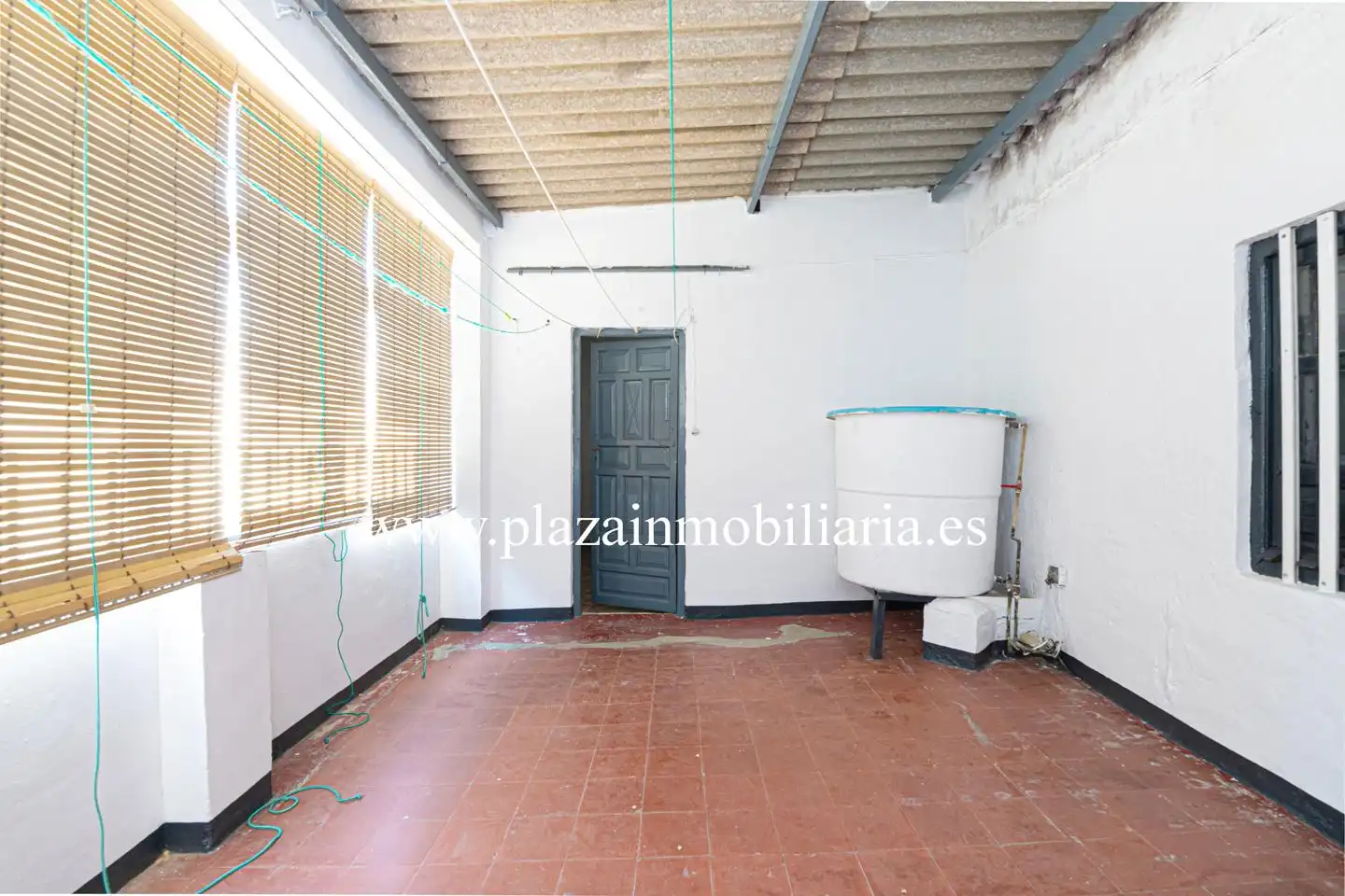 Houses for sale in Lucena  with Air Conditioner and Terrace