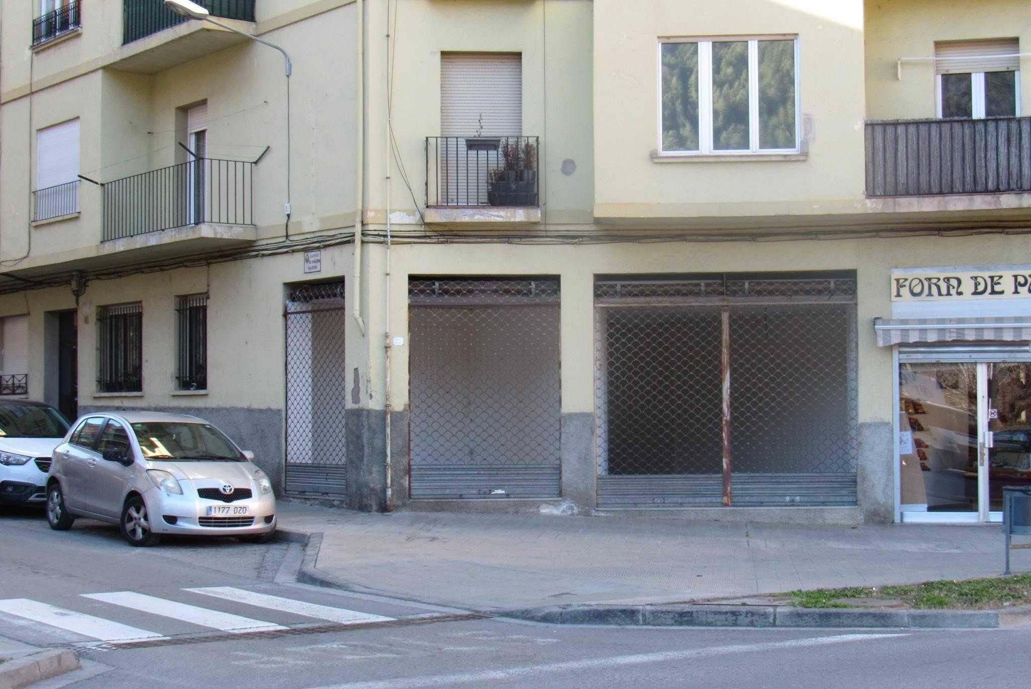Vista exterior de Local en venda en Ripoll