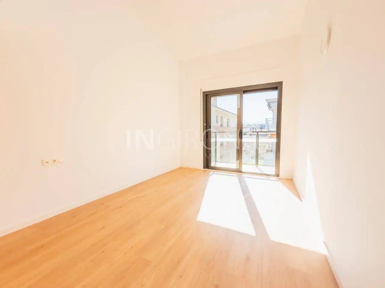 Dormitori de Pis en venda en Girona amb Aire condicionat, Calefacció i Parquet