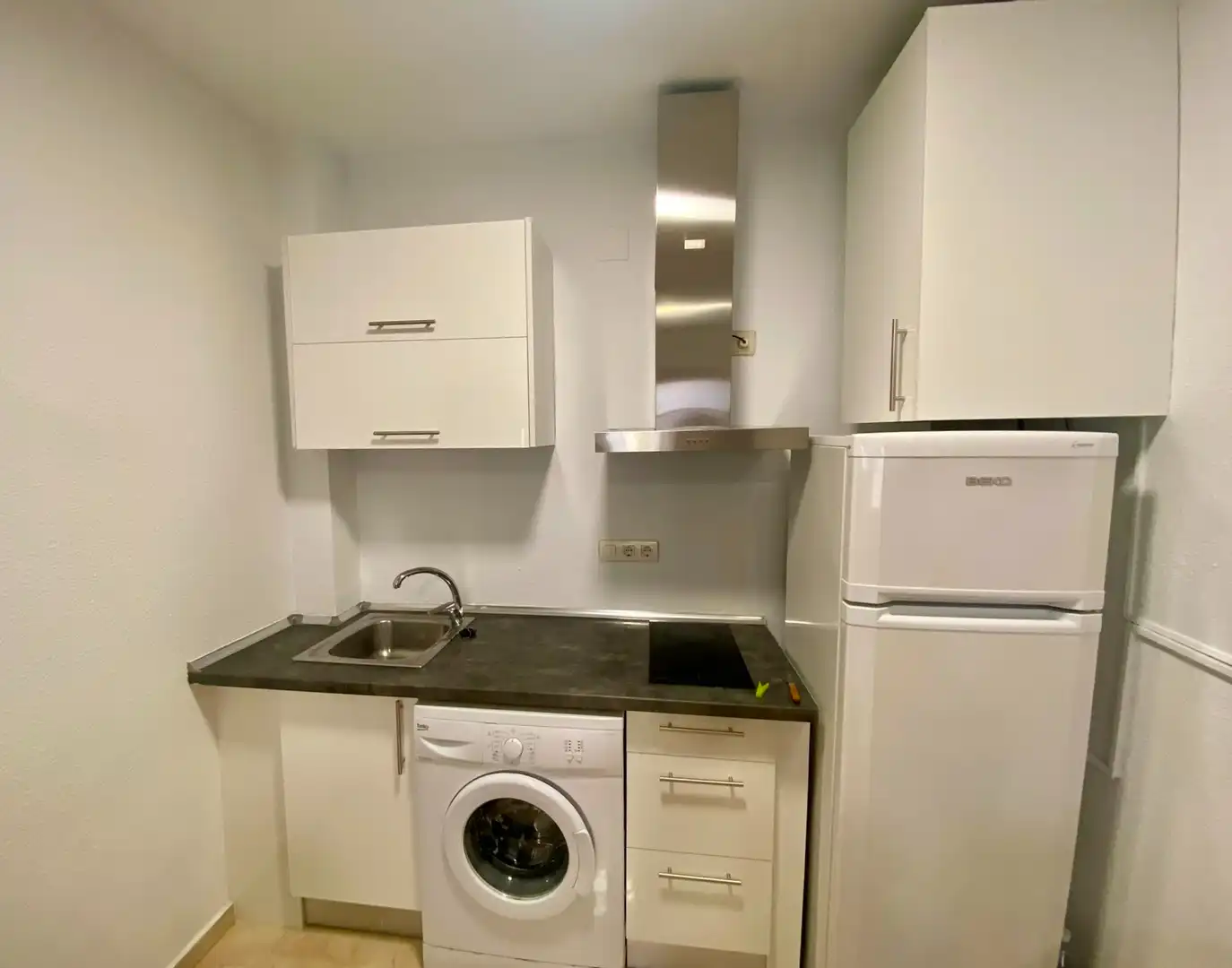 Mini appartamento con terrazza in affitto a Calle Verónica de la Magdalena 24, imagen 8