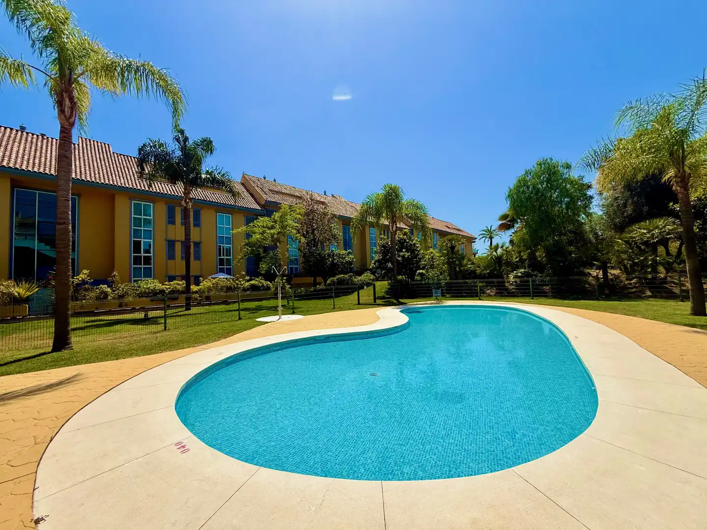Schwimmbecken von Maisonette zur Miete in Marbella mit Heizung, Abstellraum und Schwimmbad