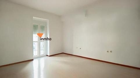 Photo 4 of Flat to rent in Avenida Ronda de Capuchinos, Cruz Roja, Sevilla