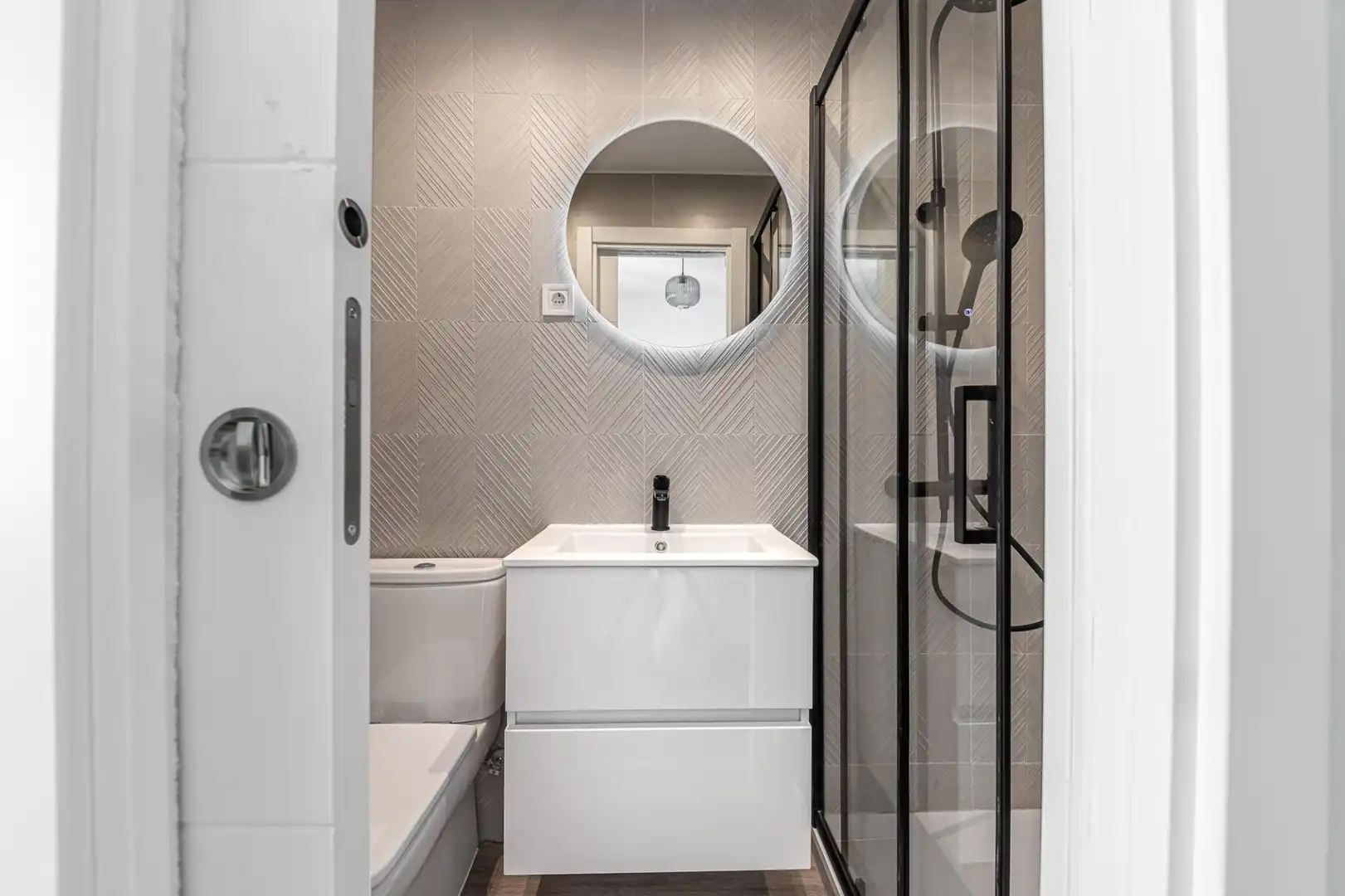 Badezimmer von Wohnung zum Verkauf in Madrid mit Klimaanlage, Heizung und Möbliert