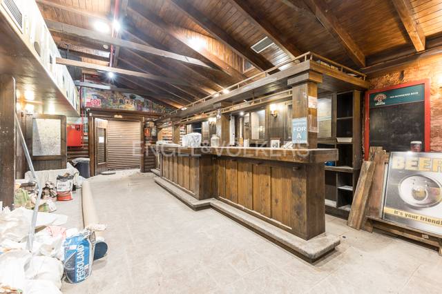 Local comercial en Alquiler en Sagrada Família