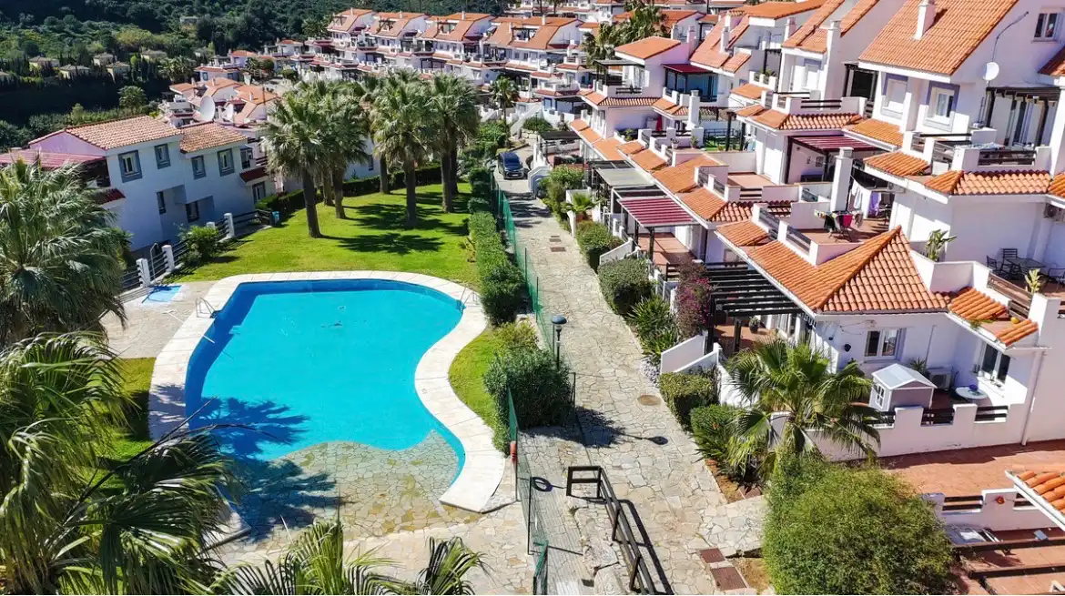 Pis amb piscina en venda a Alcorrín, imagen 3