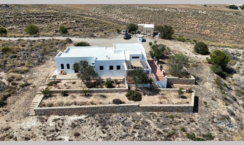Vista exterior de Casa o xalet en venda en Níjar amb Jardí privat, Terrassa i Moblat