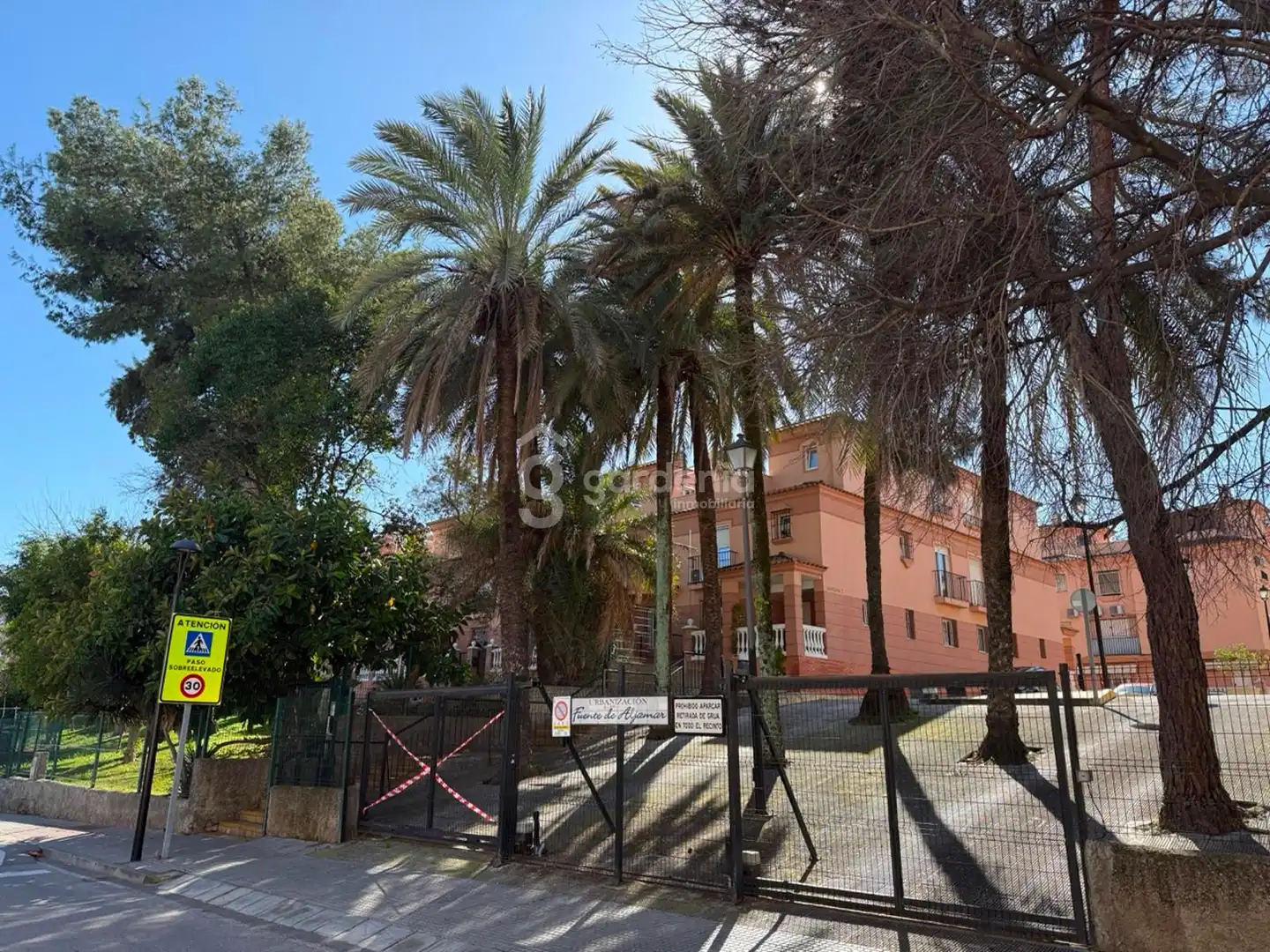 Vista exterior de Piso en venta en Tomares con Aire acondicionado y Terraza