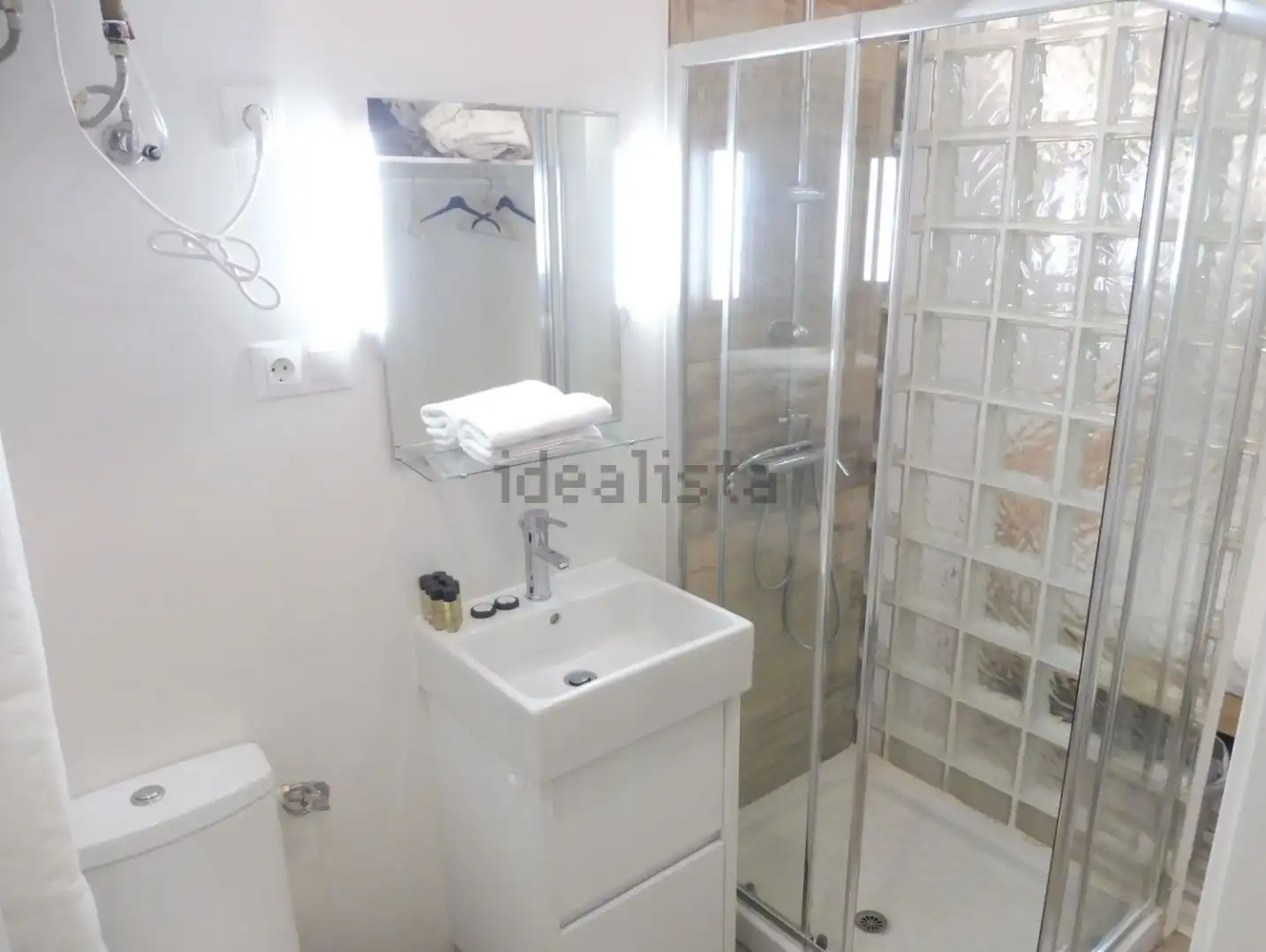 Baño de Piso de alquiler en Madrid con Parquet, Amueblado y Horno