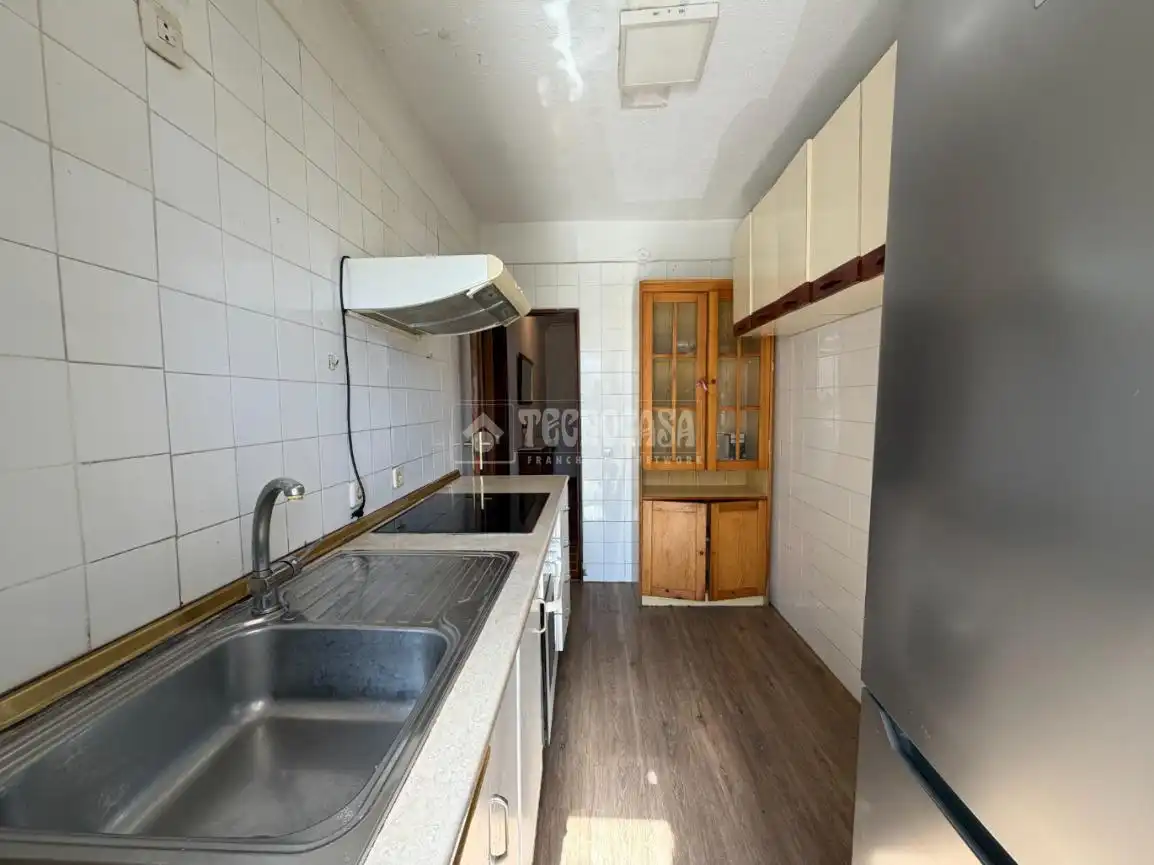 Cuina de Pis en venda en Madrid amb Calefacció, Parquet i Terrassa