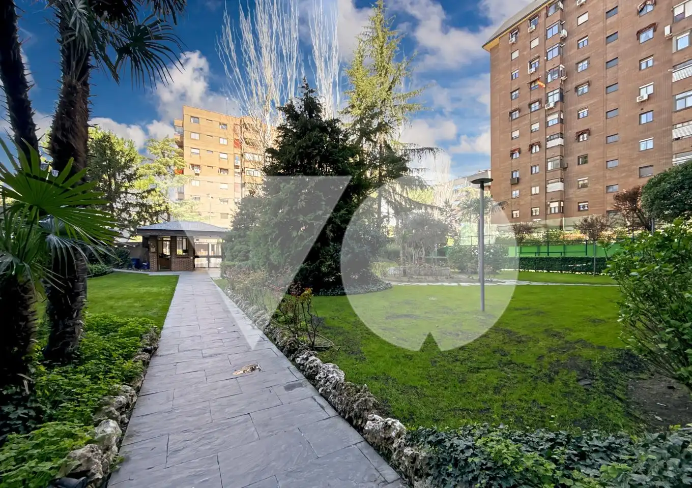Jardí de Pis en venda en Madrid amb Aire condicionat i Terrassa