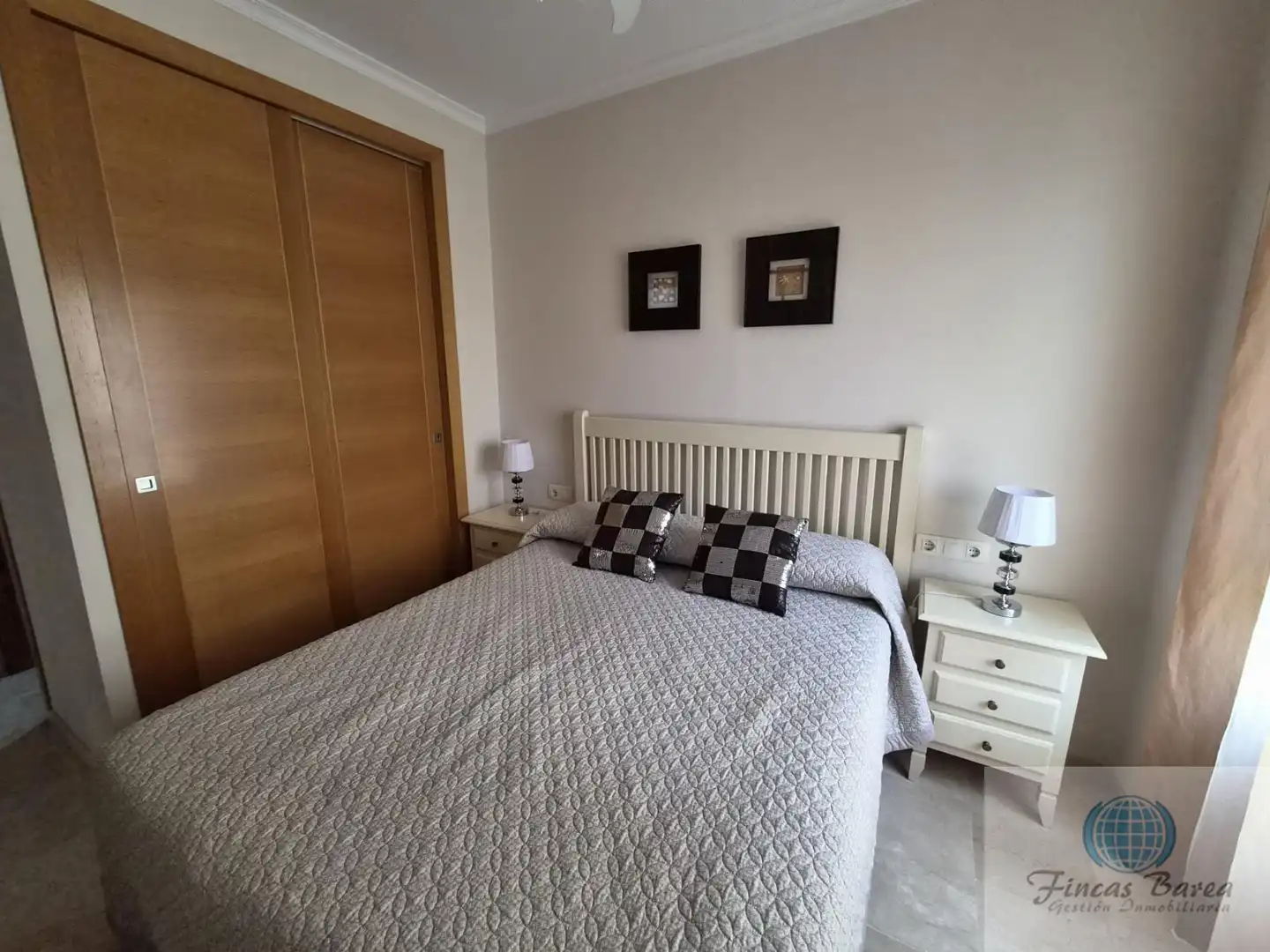 Bedroom of Flat for sale in Fuengirola  with Air Conditioner, Terrace and Community pool